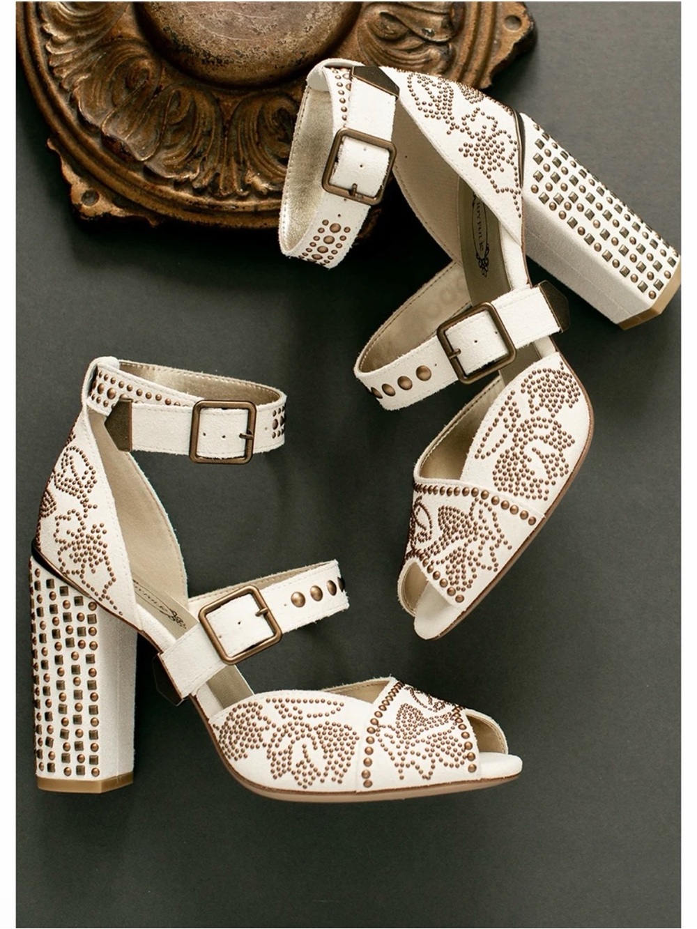 NWOT Joyfolie Aquaria Lily Cream Studded Open-Toe Ankle Strap Heels